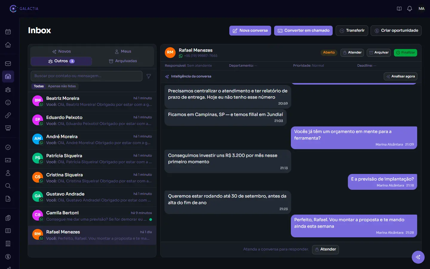 Caixa de entrada do Galactia com uma conversa de WhatsApp aberta ao lado da lista de conversas
